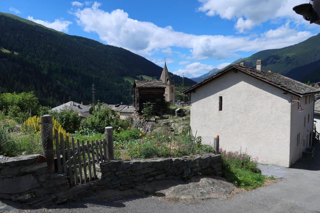 Bourg-Saint-Pierre : Le Cachet D'Antan Apartment Exterior photo