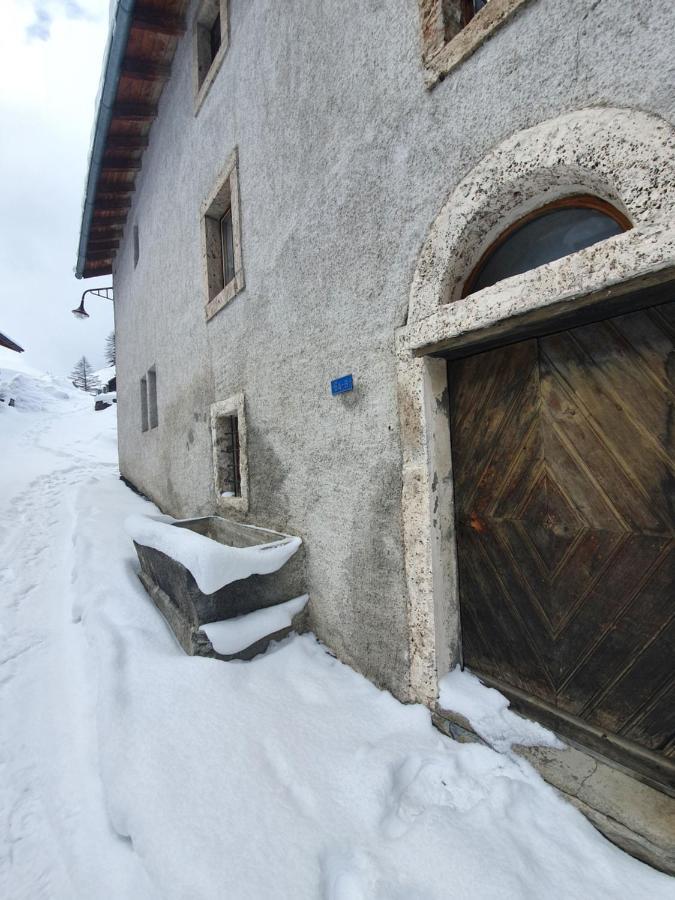 Bourg-Saint-Pierre : Le Cachet D'Antan Apartment Exterior photo