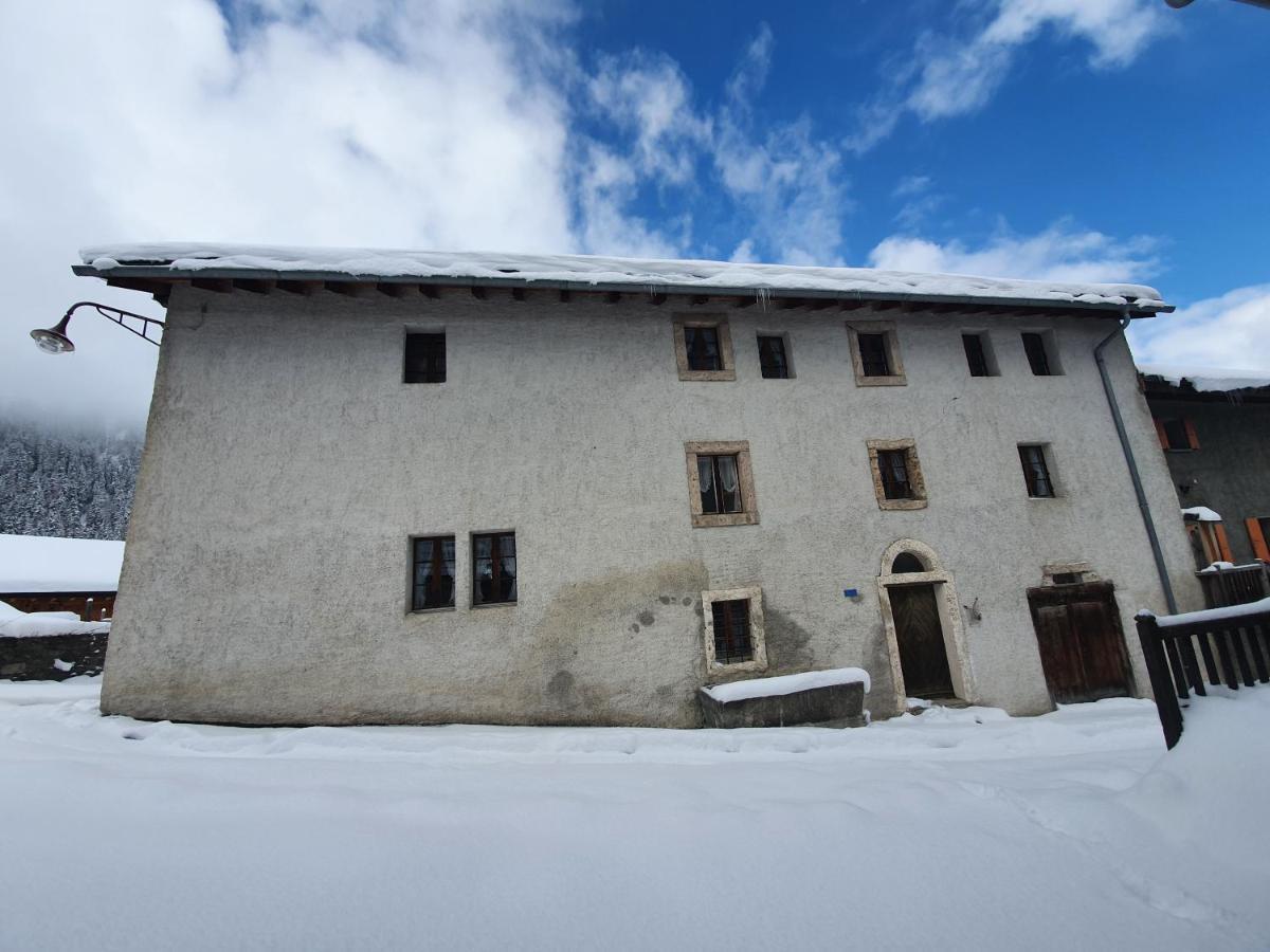 Bourg-Saint-Pierre : Le Cachet D'Antan Apartment Exterior photo